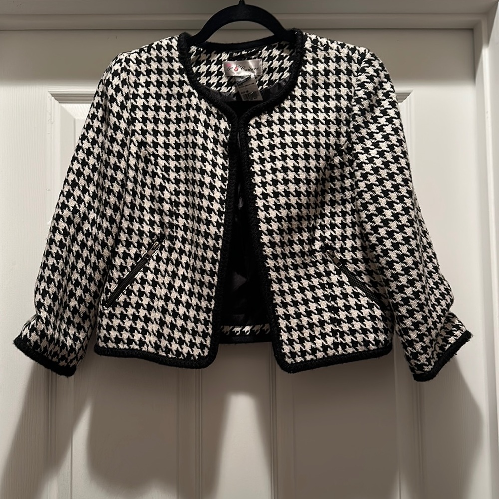 Houndstooth jacket. Never worn. Size L